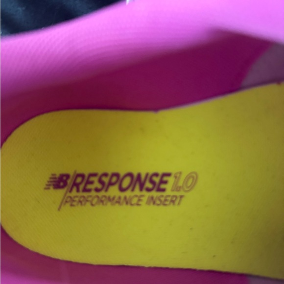 New Balance Women's Pink crosstrainers - Picture 3 of 6